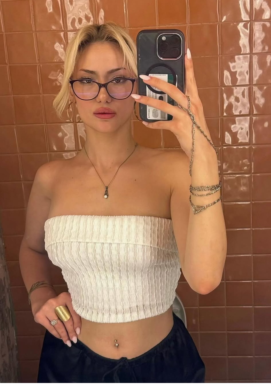 Karaağaç Şarkonak Kendi Evinde Hizmet Veren Escort Bayan Cıva